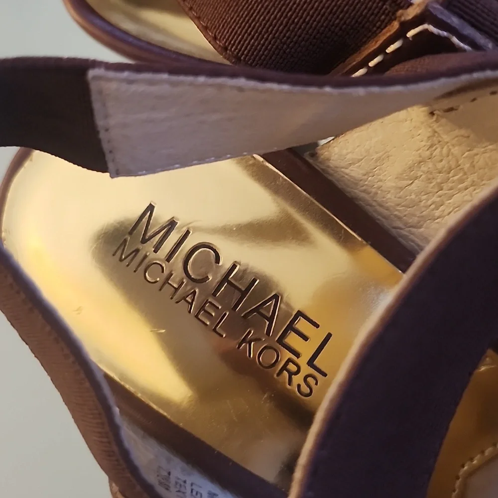 Michael Kors Reed Platform Heeled Strappy Corpcore Minimalist Sandals Size 7.5